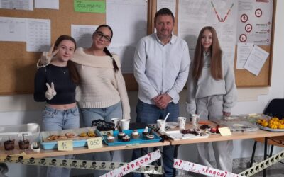 Maturanti 4.c razreda prikupljali sredstva uz halloween poslastice