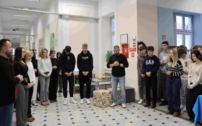 Paljenje adventskih svijeća u Gimnaziji