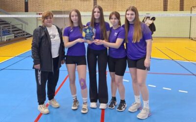 Djevojke zlatne u badmintonu!