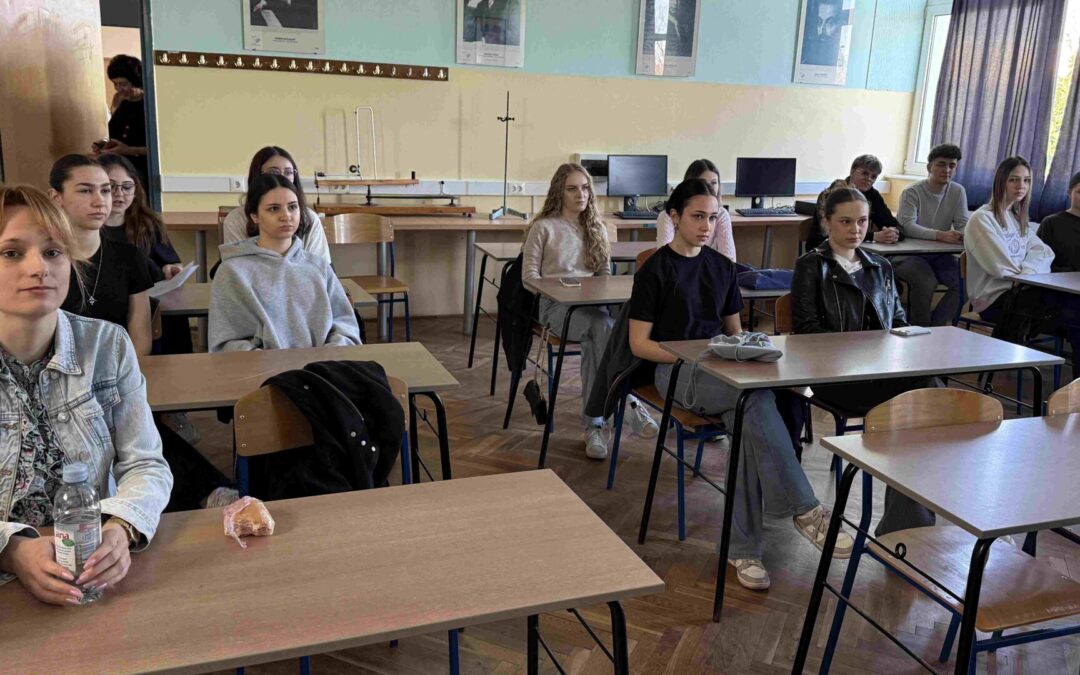Naši učenici na „Susretima fizike“ u Slatini